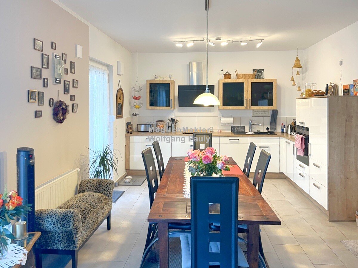 Essbereich mit Küche