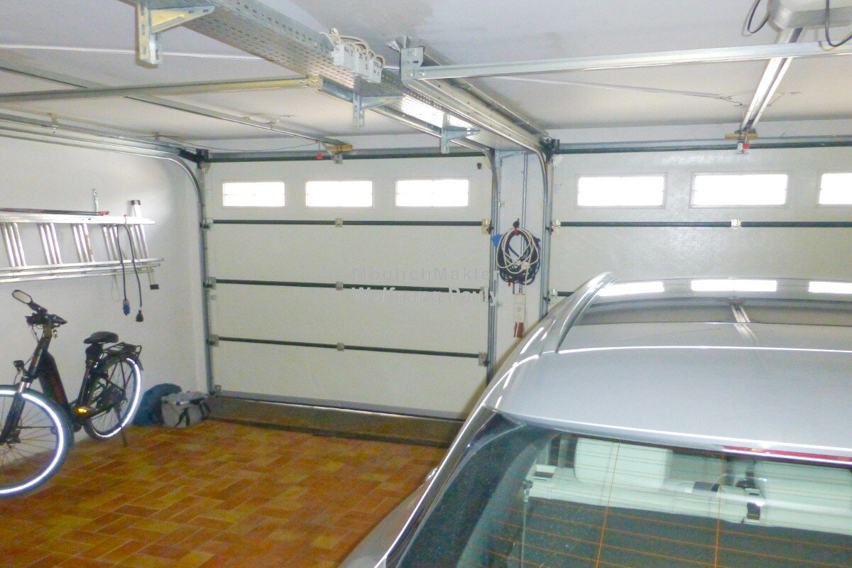 Teilans. Garage