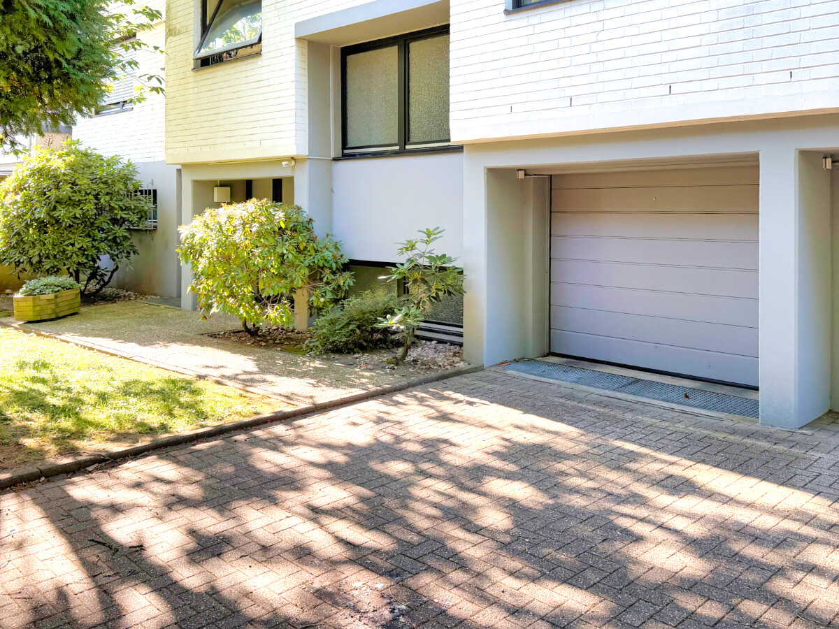 Garage/ Eingang Rückseite