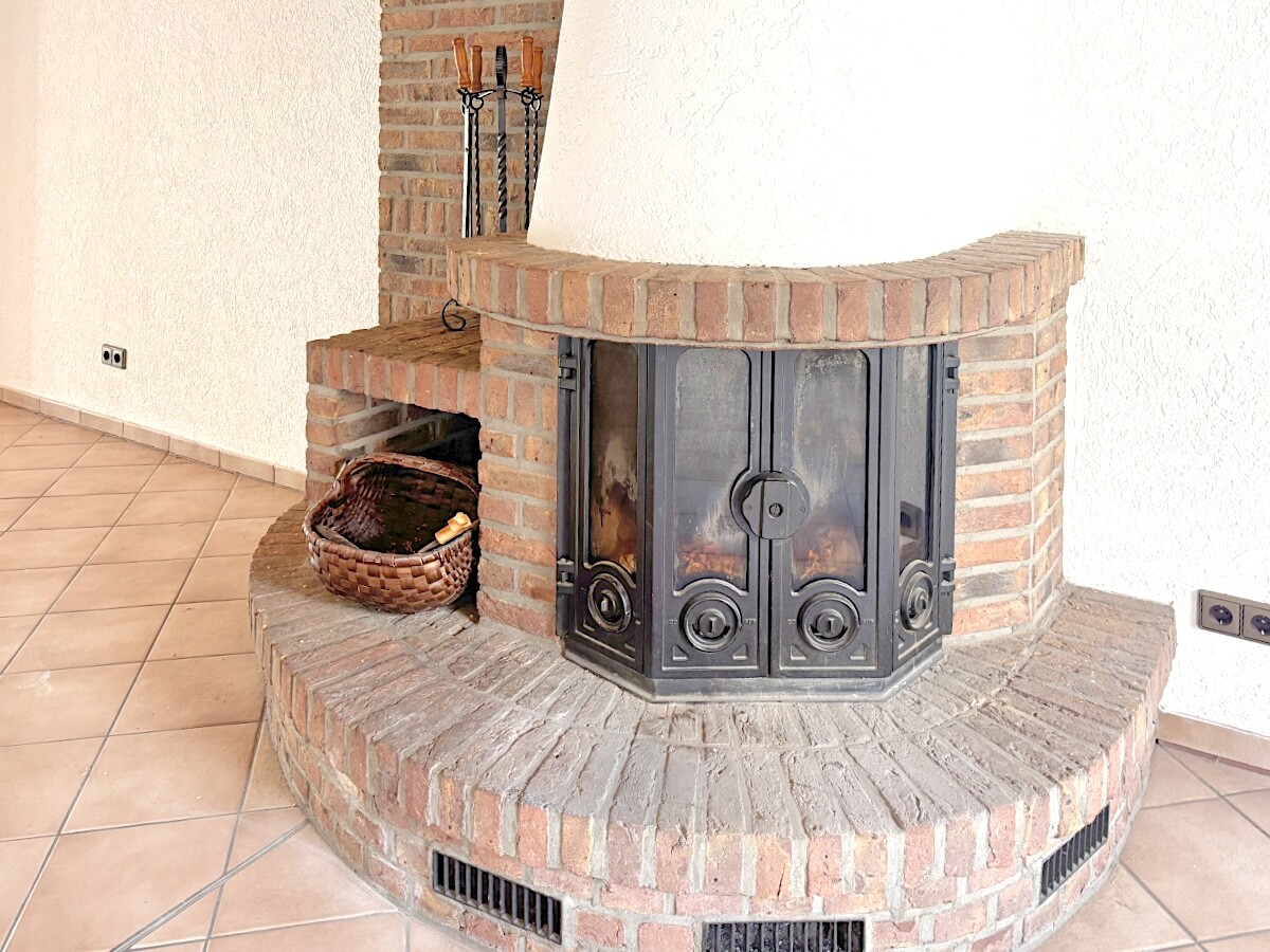 Detail Kamin EG